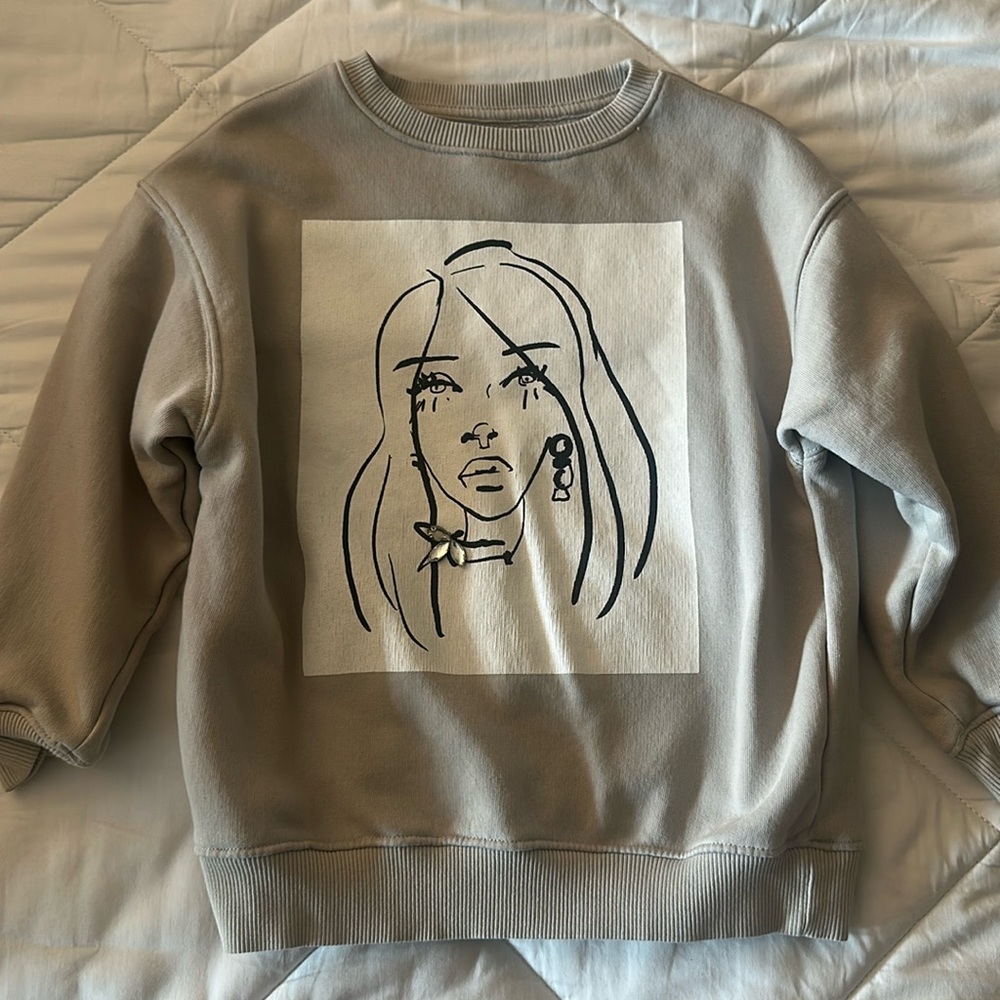 Zara Girls Gray Graphic Crewneck 6-7